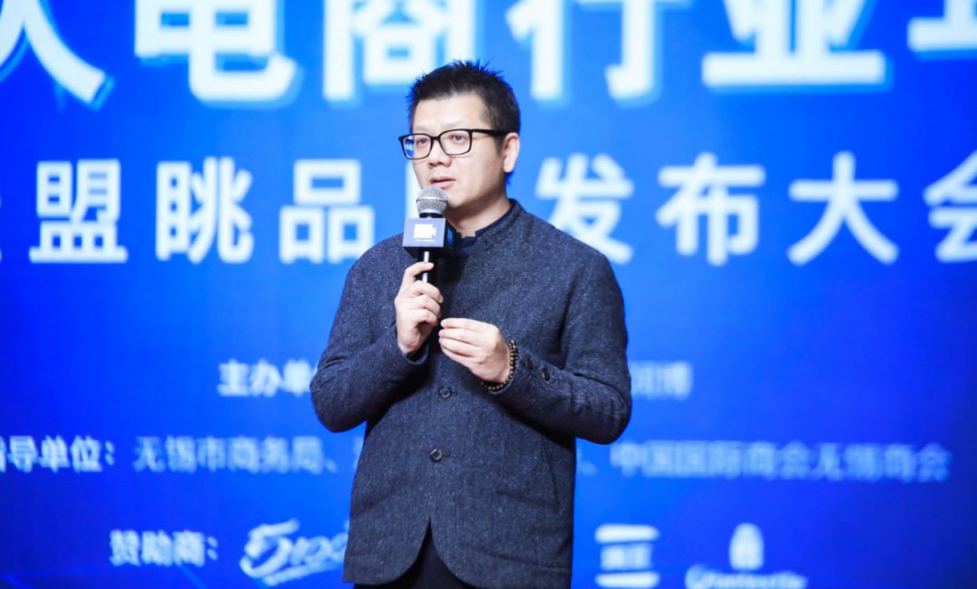 方凱雷最新,方凱雷最新動(dòng)態(tài)，探索科技前沿，引領(lǐng)行業(yè)創(chuàng)新