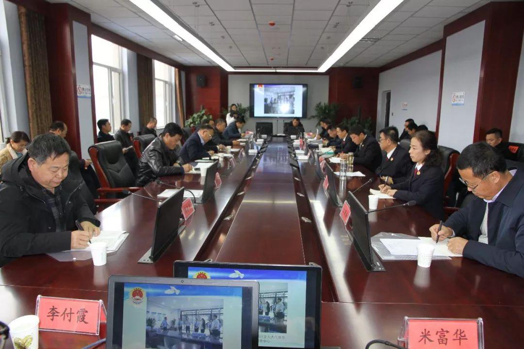 廢品回收新趨勢，小巷中的綠色奇遇之旅