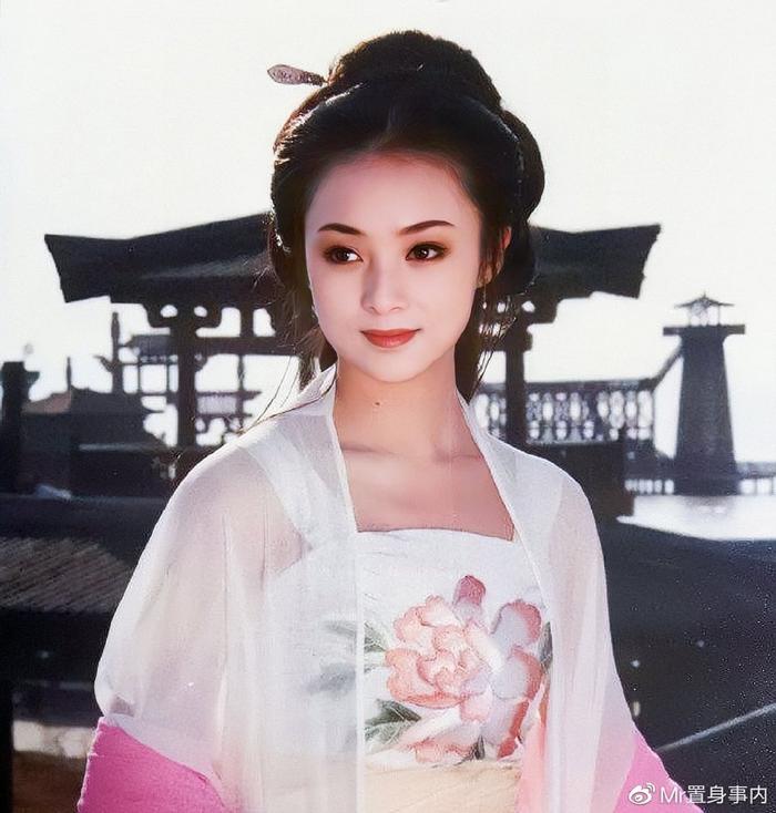 董智芝的表演藝術(shù)之路，如何學(xué)習(xí)表演藝術(shù)并邁向舞臺(tái)成功之巔