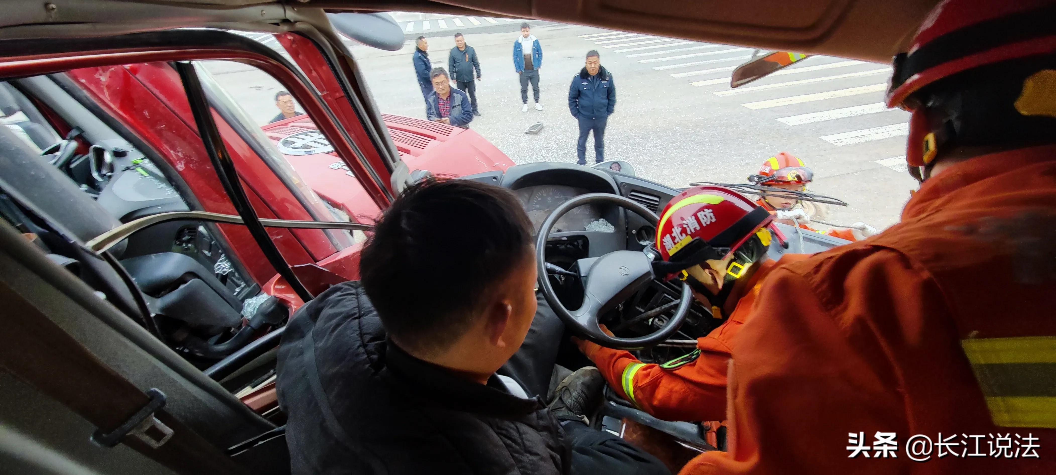 震撼！蘄春再現(xiàn)車禍悲劇，警鐘長鳴——2025最新車禍新聞