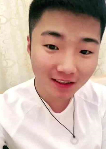 白小白最新時(shí)尚活力照片曝光，捕捉魅力瞬間