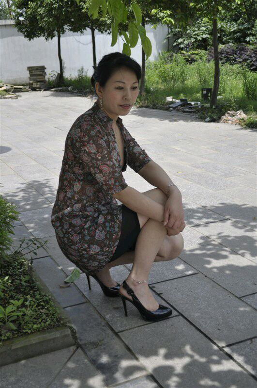 最新熟女論壇免費(fèi)，自信與成就感的蛻變，熟女們的勵(lì)志前行之路！