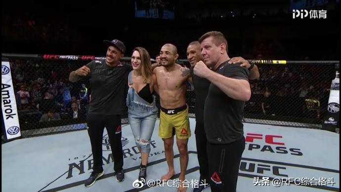 最新WWE格斗之夜，小巷熱血戰(zhàn)場與特色小店的探索之旅