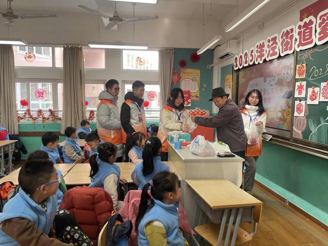 上海最新上課，時(shí)代背景下的教育革新探索