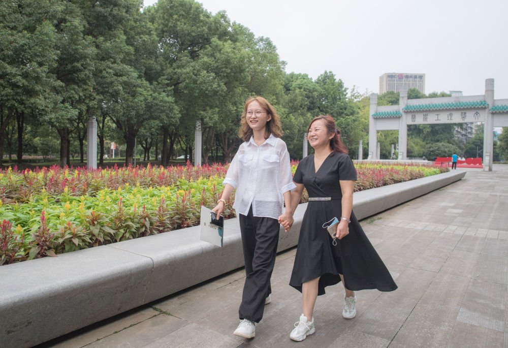 武漢最新溫情，學(xué)習(xí)之光，照亮未來希望之路