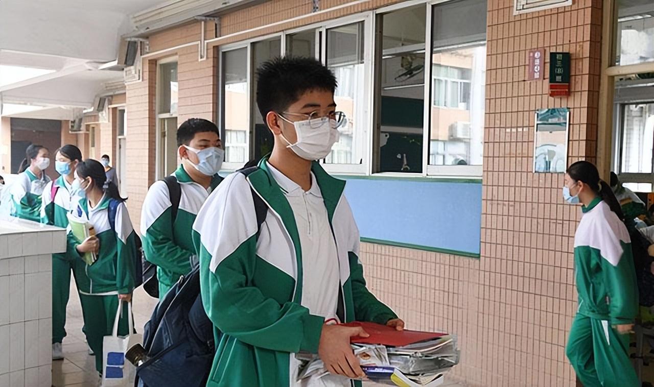 最新暴雨通知，科技智能守護安全，生活無憂預警通知